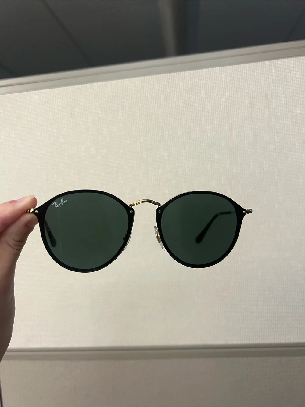 Ray-Ban Round Sunglasses — Black Frame with Dark Green Lenses